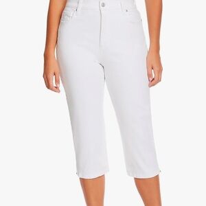 Gloria Vanderbilt White Capris